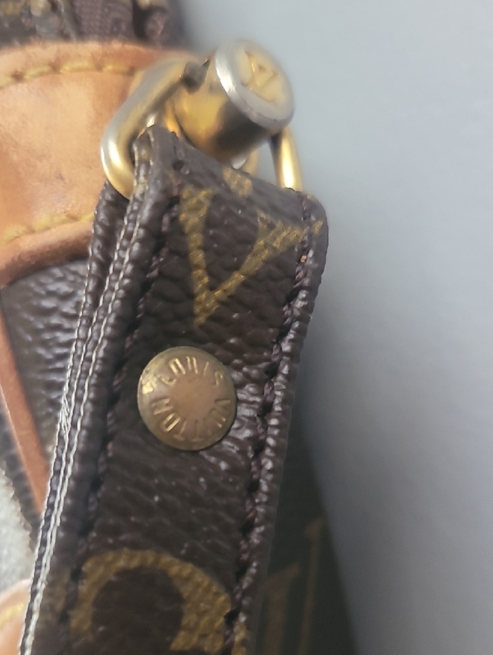 Louis Vuitton Marly Dragonne Monogram Clutch GM - Picture 8 of 16